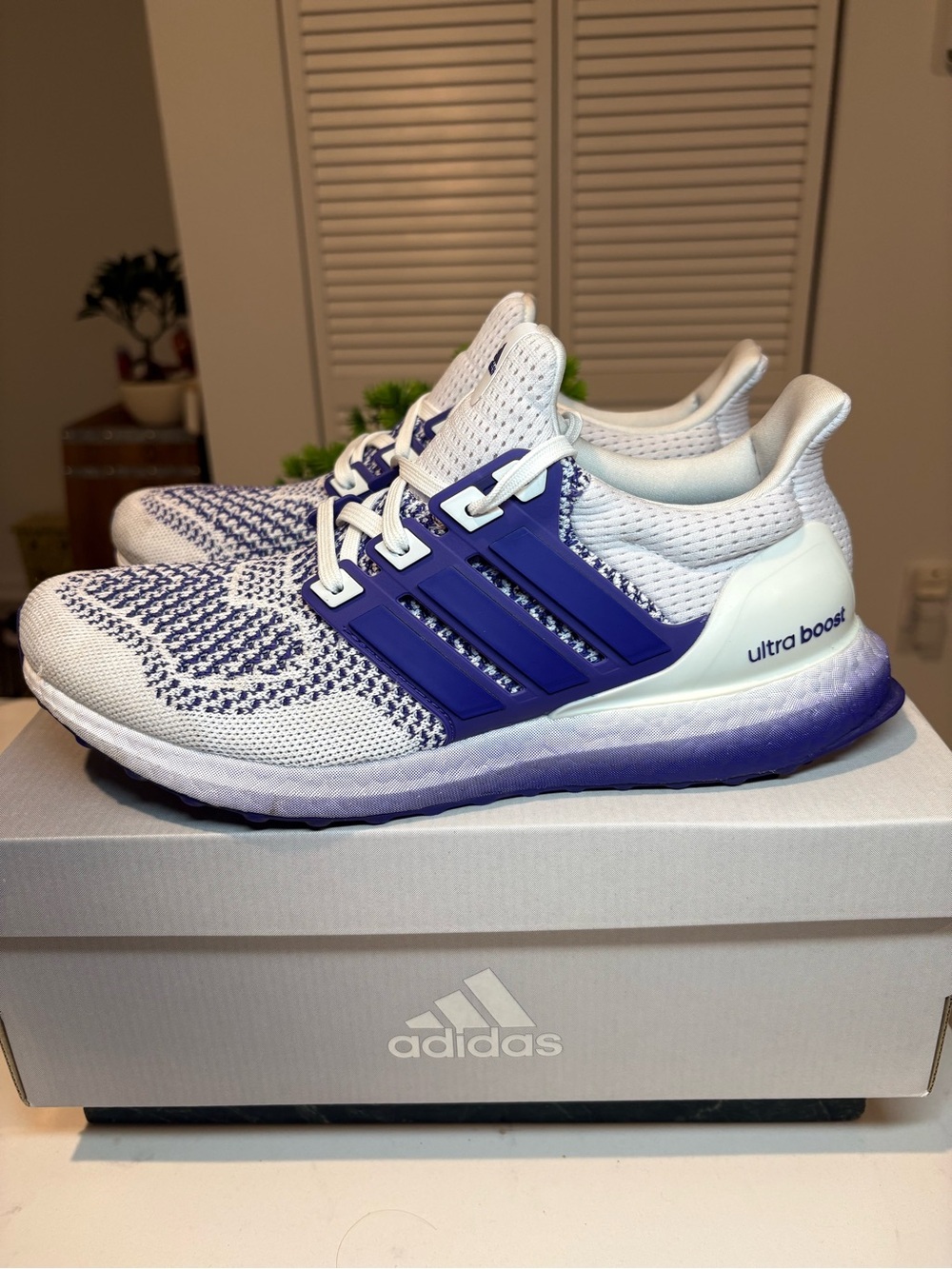 Adidas Ultraboost 1.0 Women’s purple graffiti running shoes size 10 like new